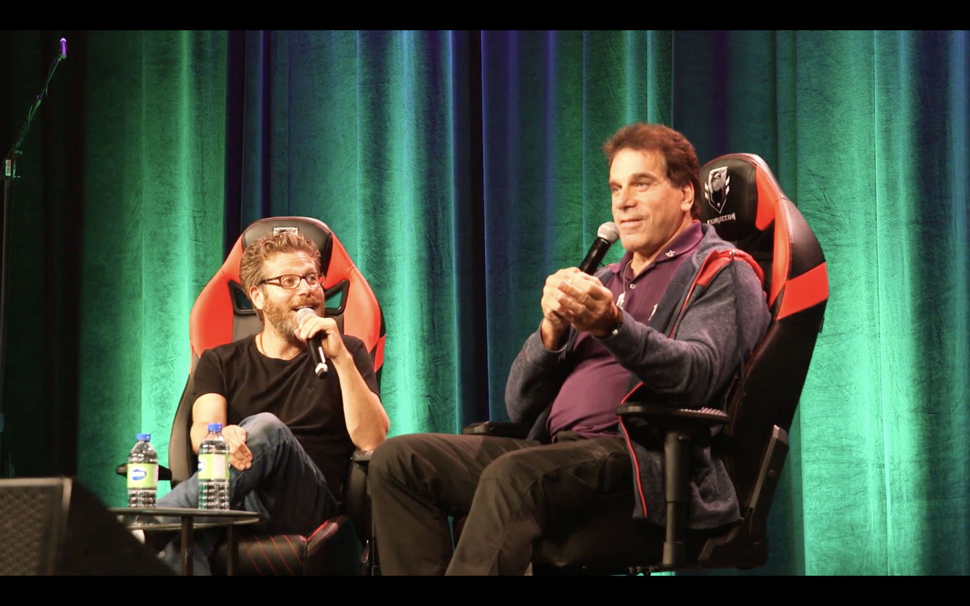 Eric Cohen hosting an on-stage Q&A with Lou Ferrigno at Comiccon
